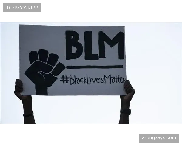 瓦伦西亚球迷持续抗议,抗议诉求与球队近期表现对赛季走势形成制约 瓦伦西亚球迷持续抗议,抗议诉求与球队近期表现对赛季走势形成制约